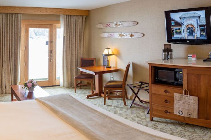 Golden Arrow Lakeside Resort