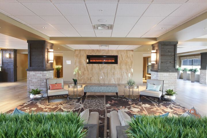 Pomeroy Inn & Suites at Olds