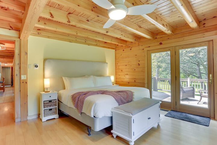 Pocono Dog-Friendly Home on River