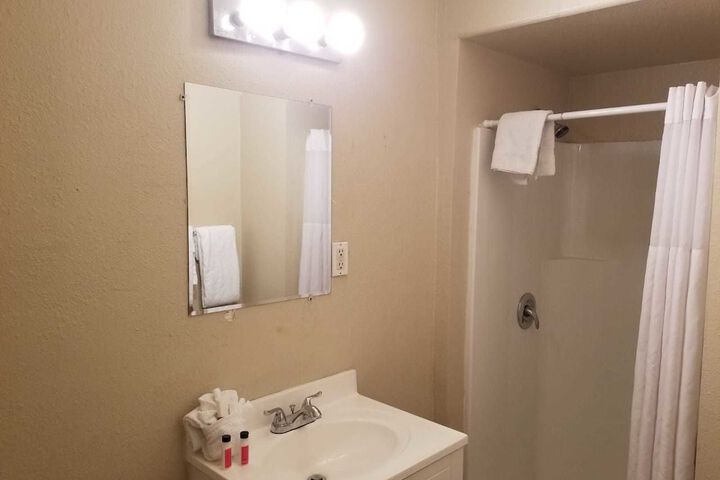 Room 12 of 15