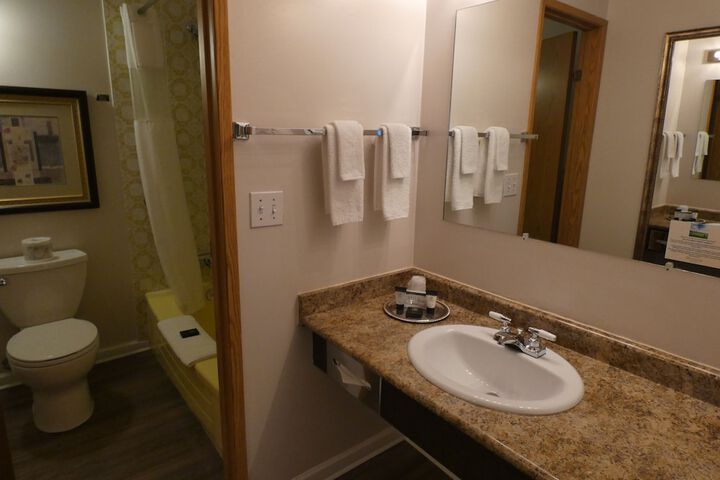 Room 26 of 40