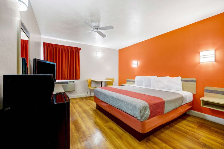 Room 38 of 51