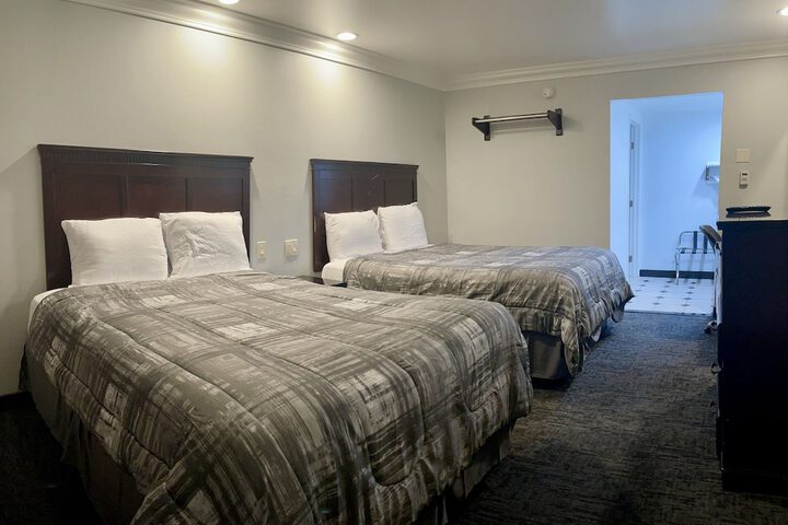 Room 3 of 9