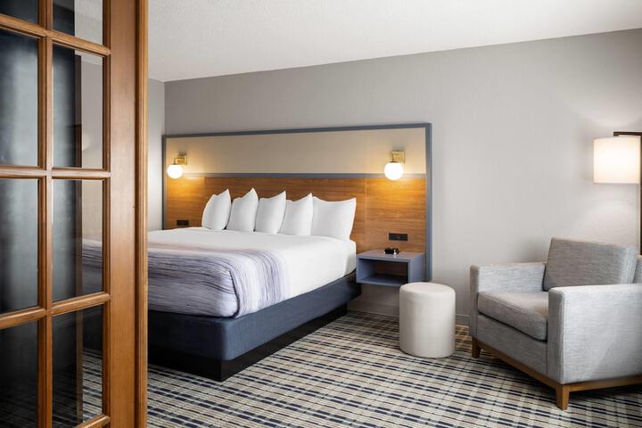 AmericInn by Wyndham Alexandria