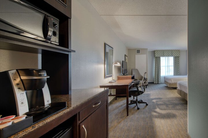 Room 47 of 82