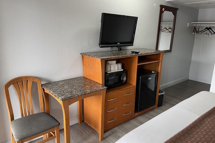 Room 19 of 36