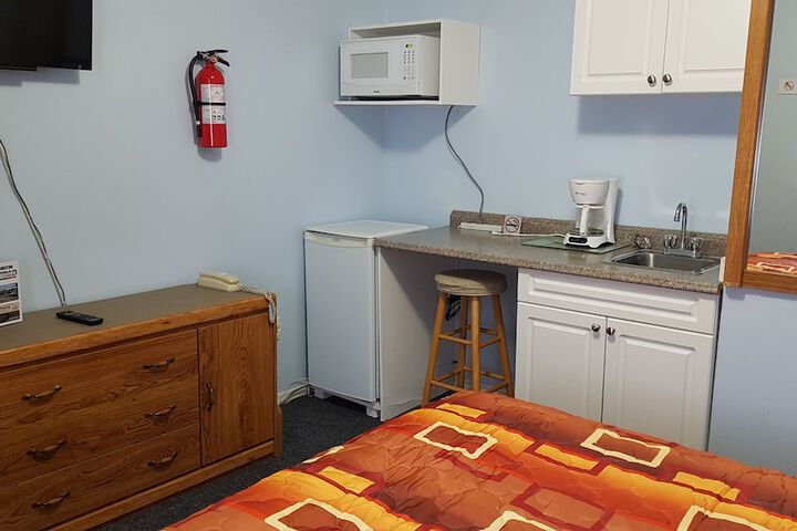 Room 27 of 33