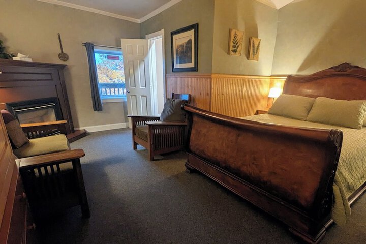 The Jay Village Inn