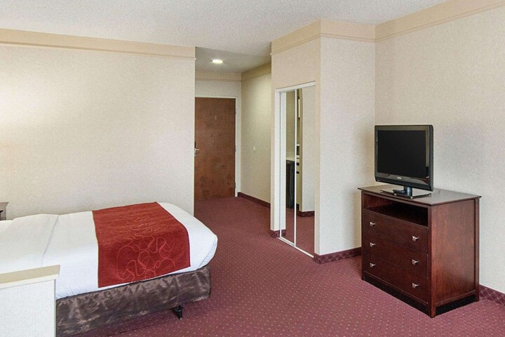 Room 32 of 57