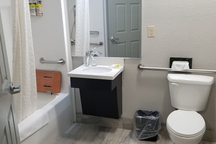 Room 30 of 59