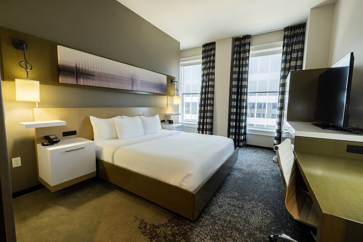 Room 54 of 75