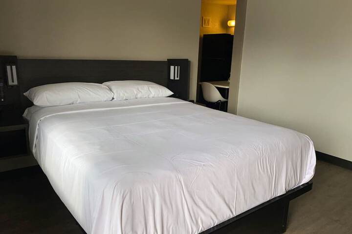 Room 32 of 41