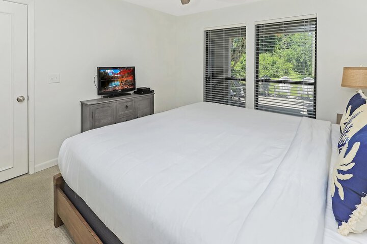 Room 13 of 34