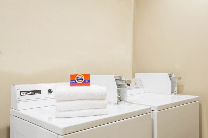 Days Inn & Suites by Wyndham Thibodaux