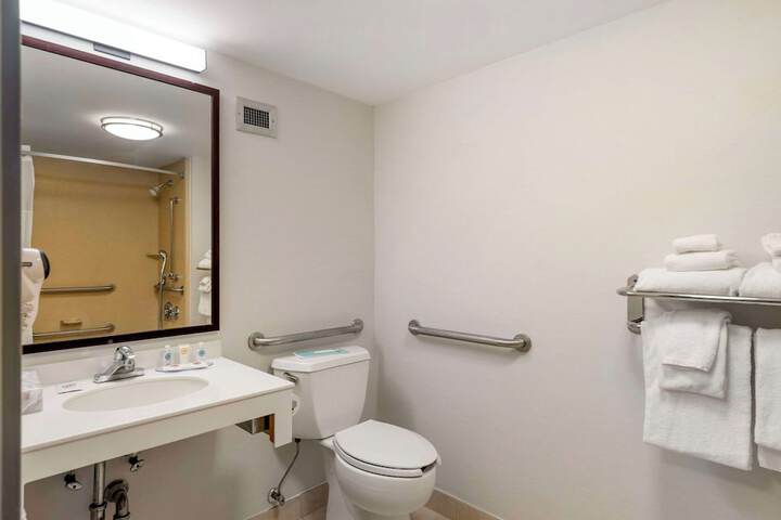 Comfort Inn & Suites Watertown - 1000 Islands