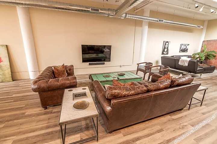 Penthouse Loft in The Heart of Downtown