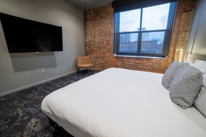 Montvale Hotel