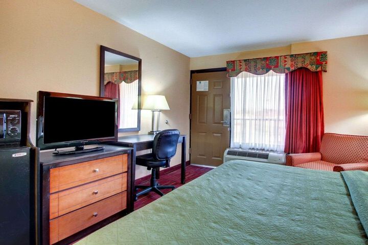 Room 14 of 24