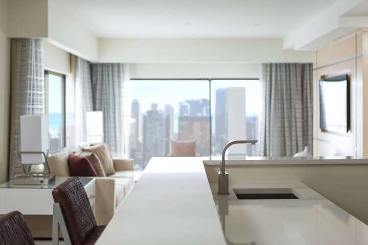 Lounge 119 of 138