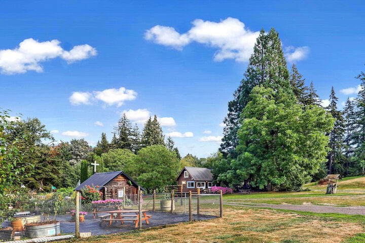 Cozy Ferndale Studio on 20-acre Working Farm!