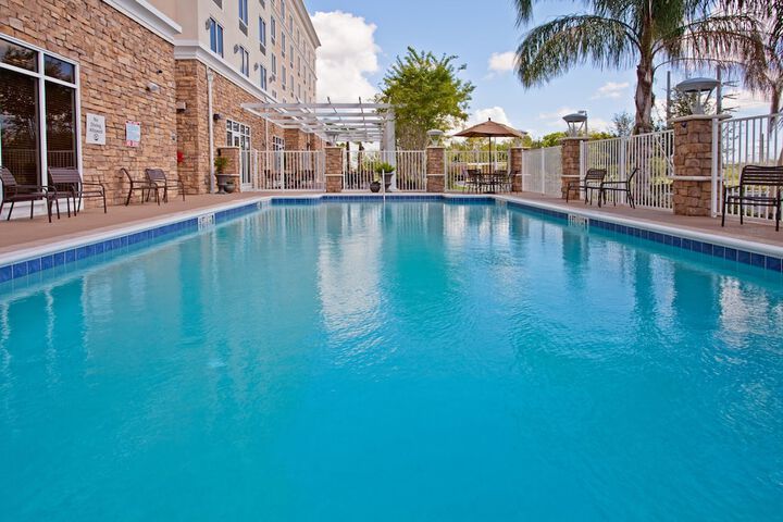 Pool 10 of 54