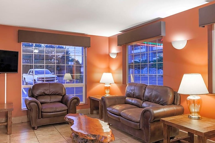 Super 8 by Wyndham Gresham / Portland Area OR