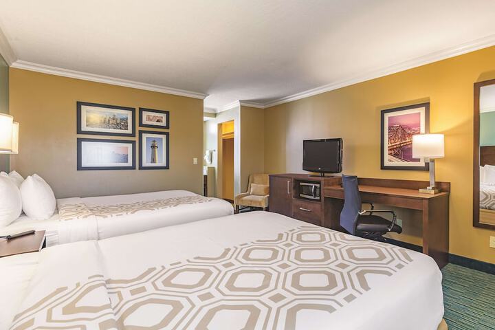 Room 34 of 82