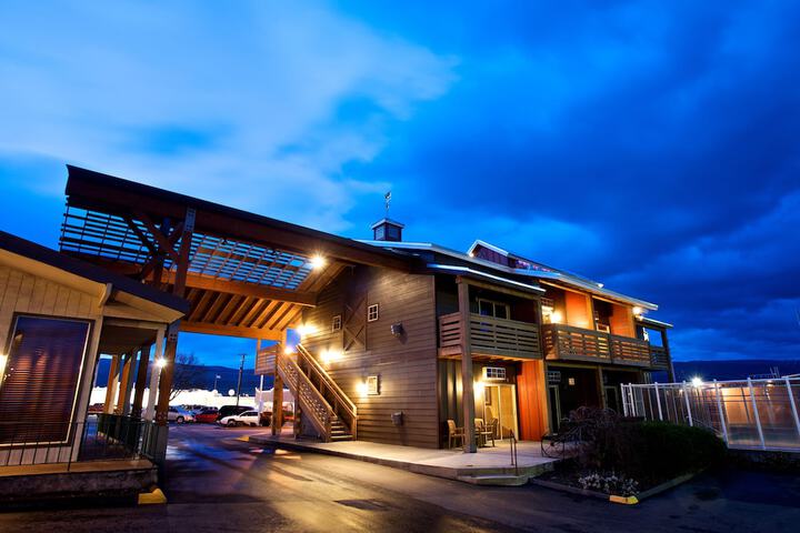 Cousins Country Inn