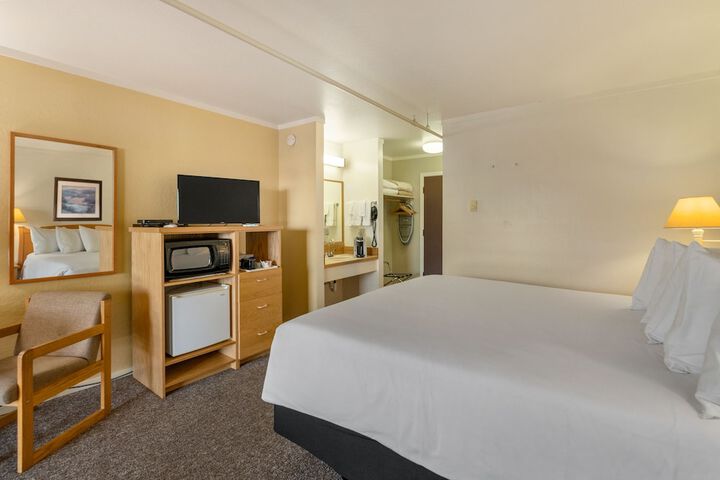 Room 27 of 105