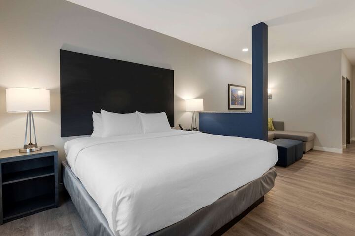 Room 10 of 34