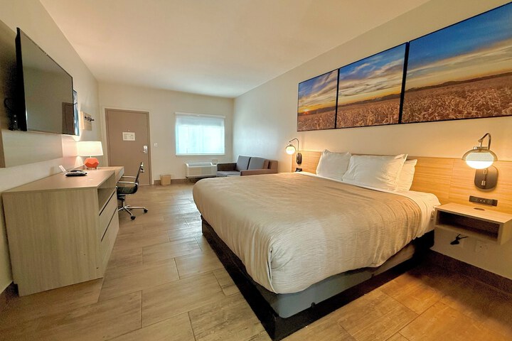 Quality Inn & Suites Victoria South