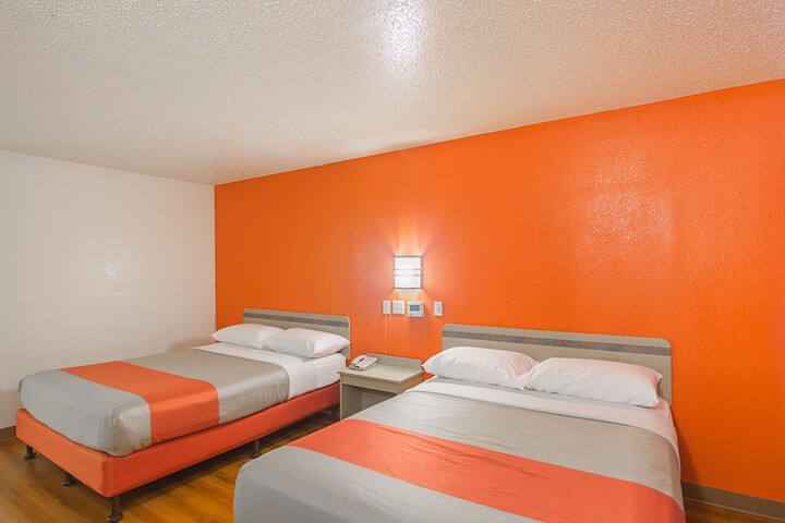 Room 22 of 31