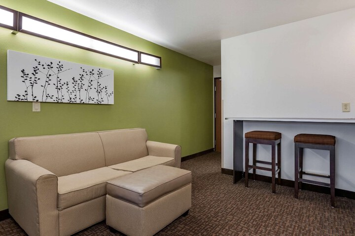 Room 12 of 30