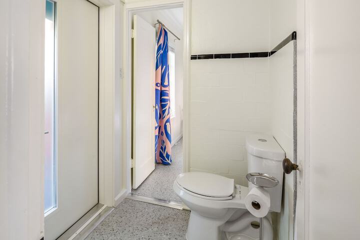 Room 80 of 142