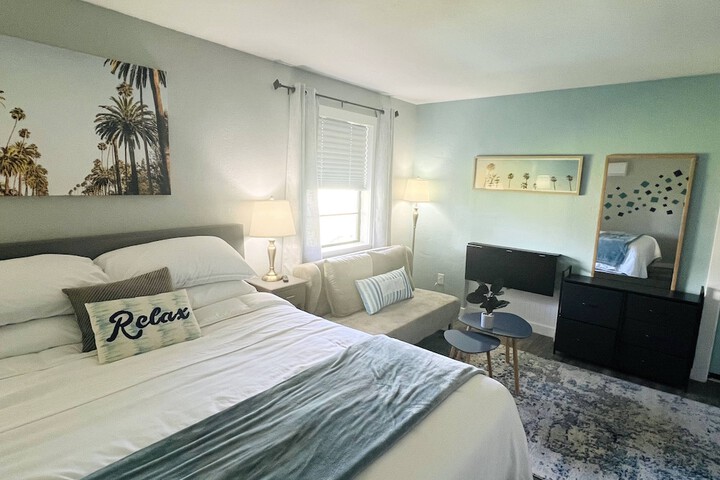 Room 32 of 100