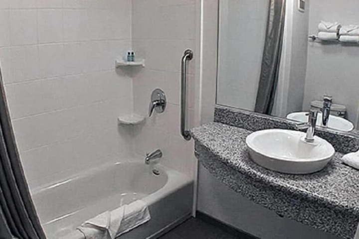 Room 22 of 46