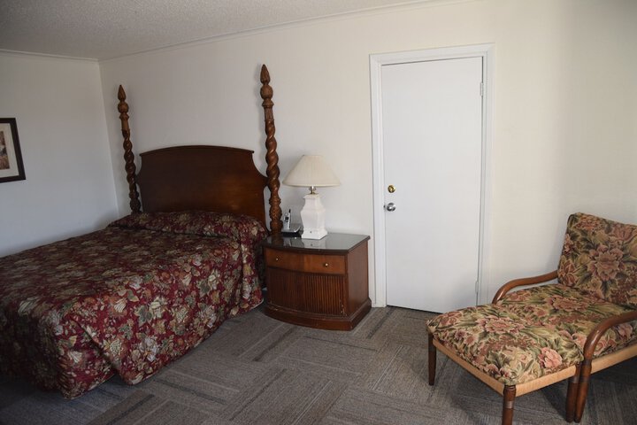Room 14 of 25