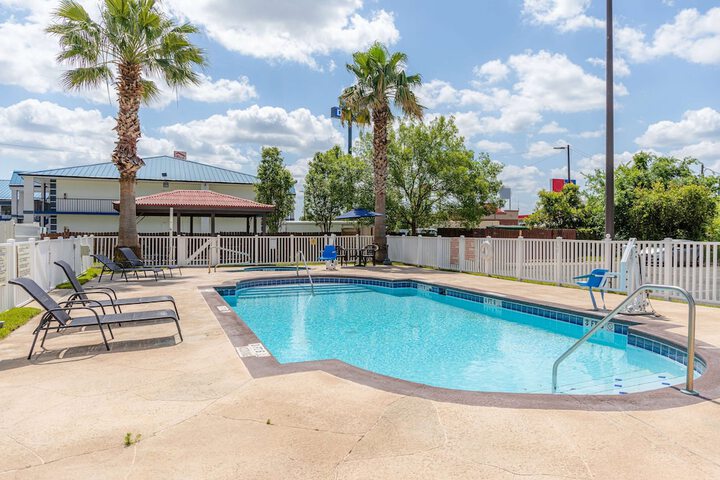 Pool 9 of 70