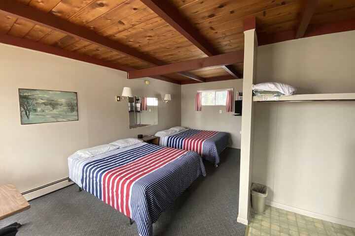 Room 13 of 30