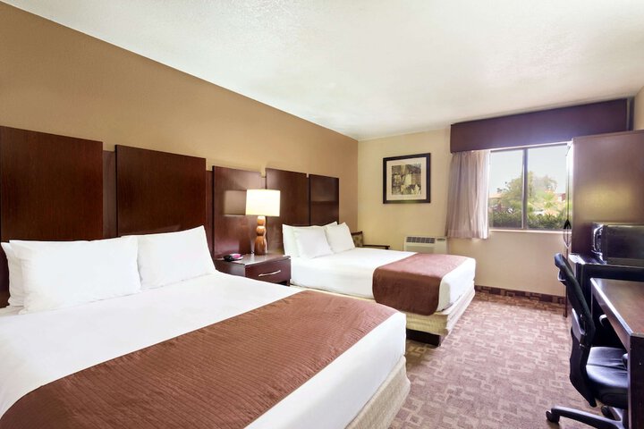 Room 7 of 14