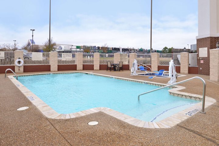 Pool 4 of 49