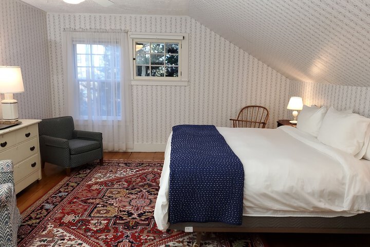 Room 70 of 91