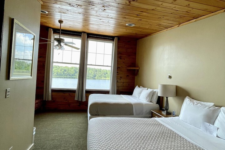 Hanging Horn Lakeside Resort