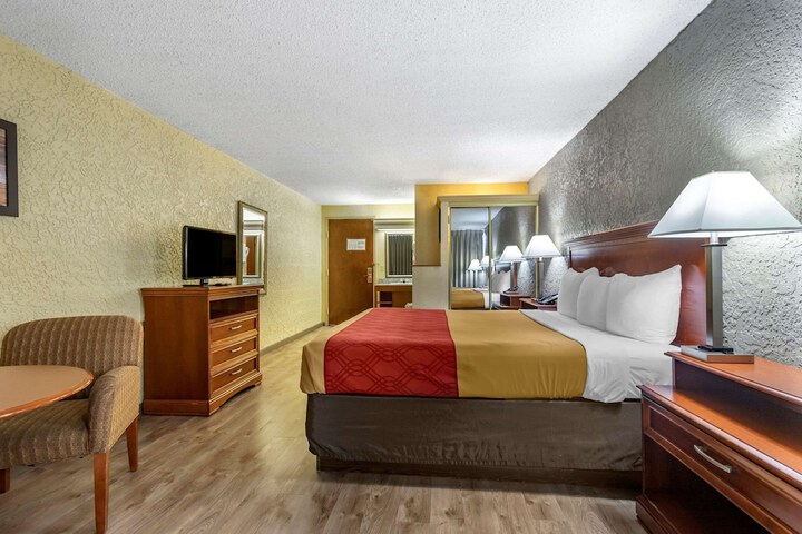 Room 14 of 42