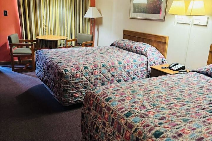 Room 7 of 16
