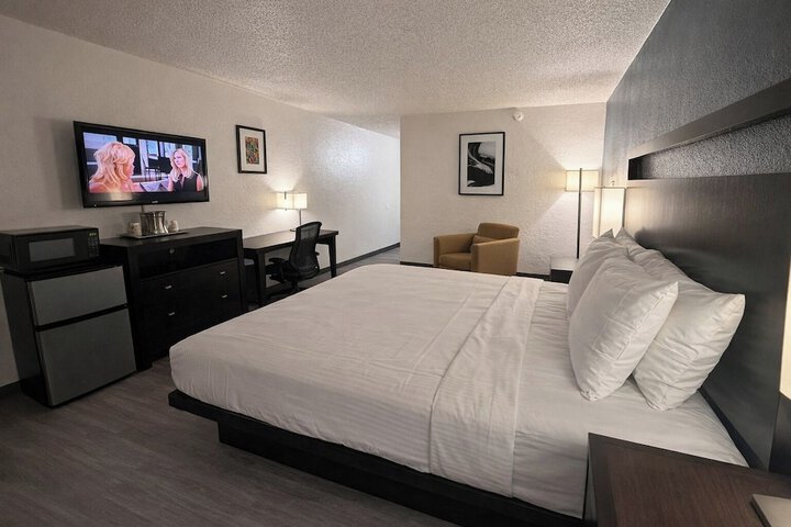 Express Inn & Suites