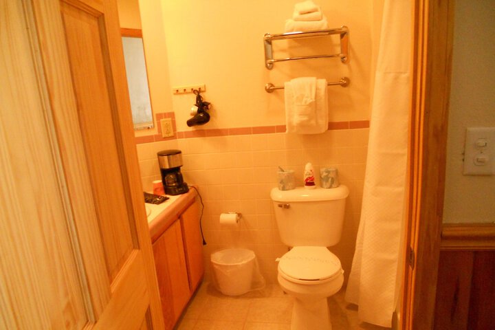 Room 17 of 105