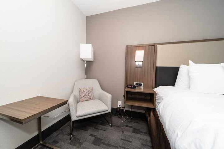 Room 41 of 108