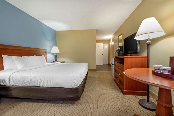 Room 100 of 131