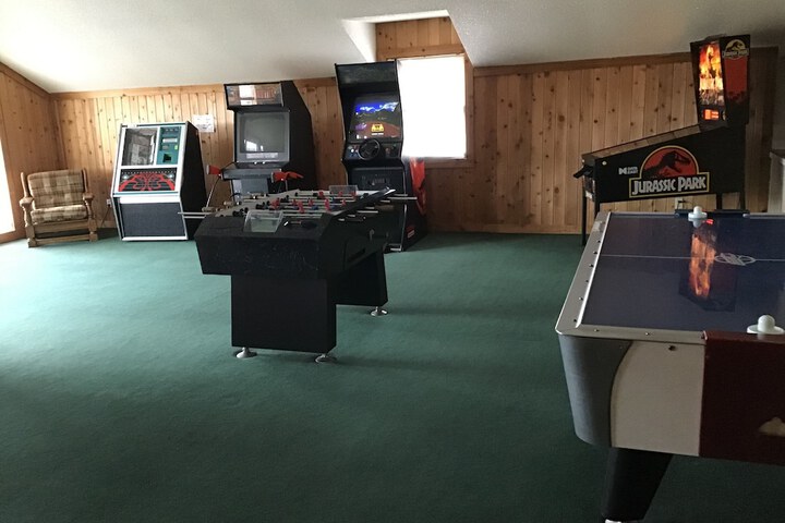 Room 7 of 9